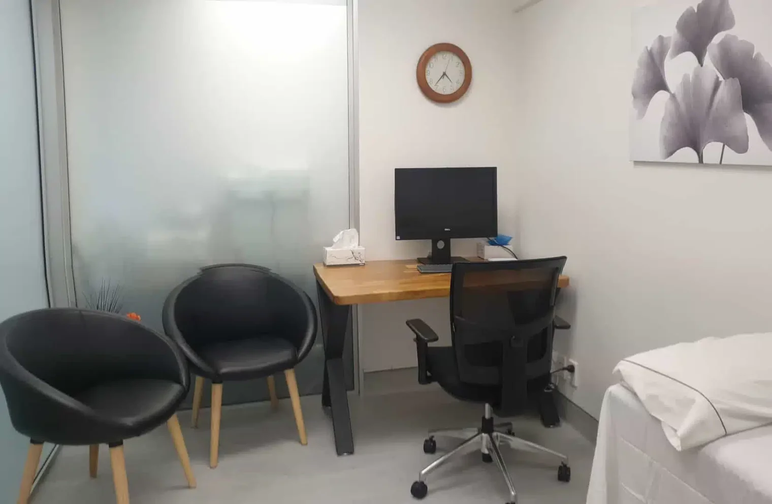 Clinic Room 1 rotated 1